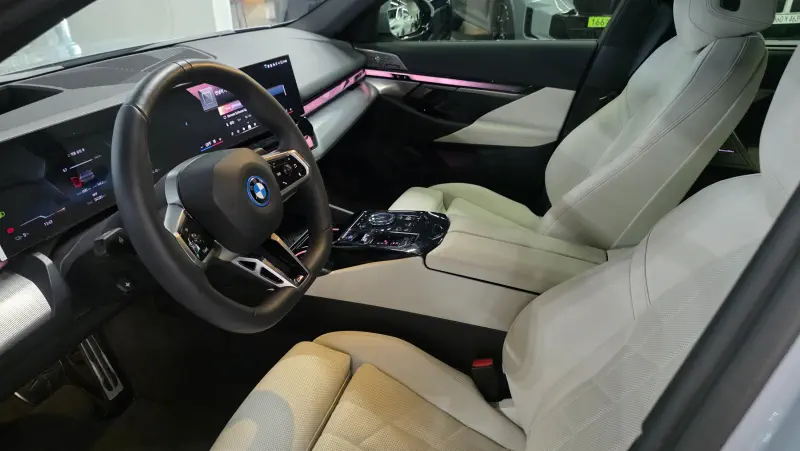 BMW i5