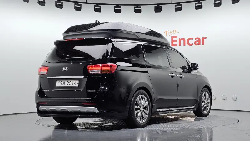 Kia Carnival