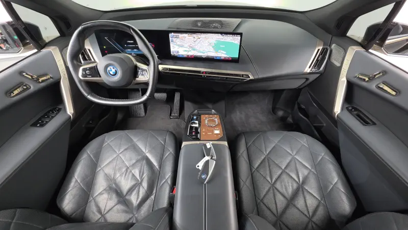 BMW iX