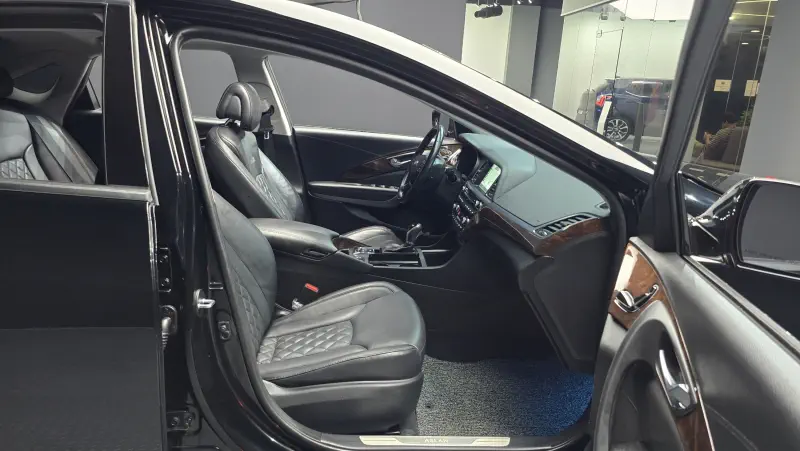 Hyundai Aslan
