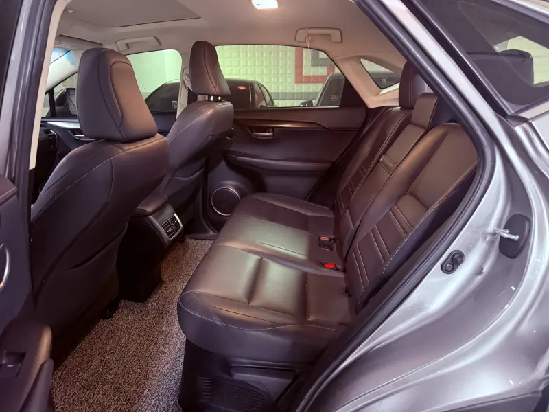 Lexus NX200t