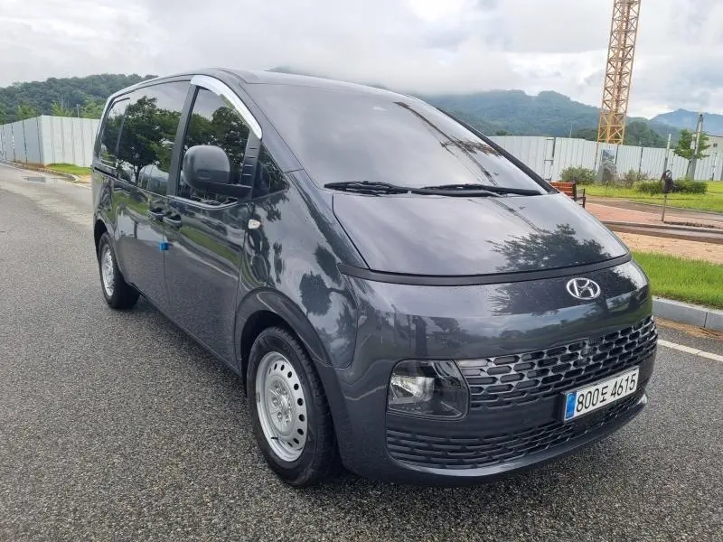 Hyundai Staria
