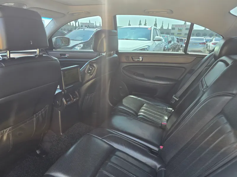 Hyundai Genesis