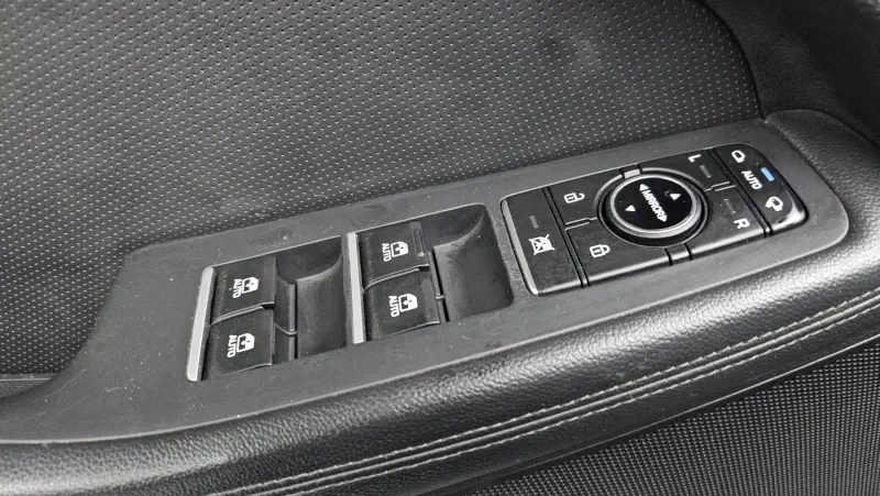 Купить Hyundai Genesis Gwangju, jeonnam из Кореи