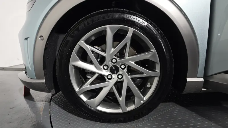 Genesis GV60