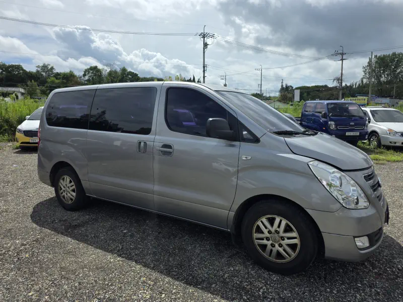 Hyundai Grand Starex