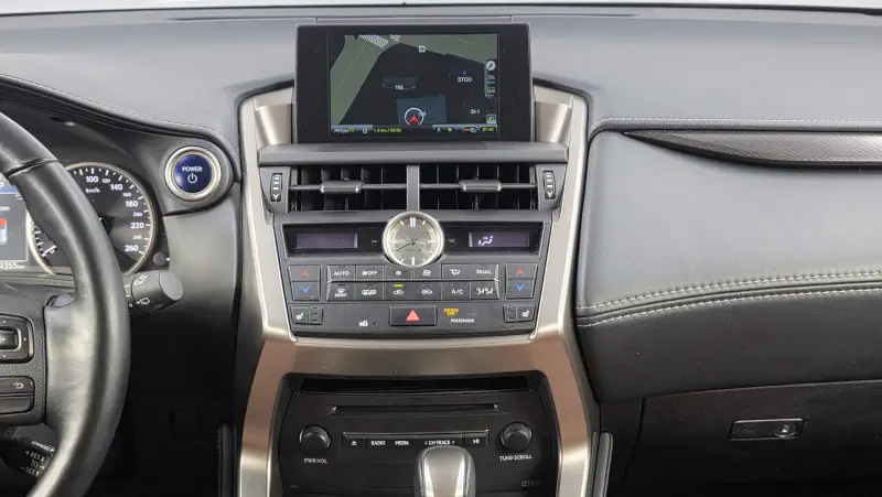 Lexus NX300h
