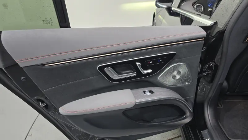 Mercedes-Benz EQS