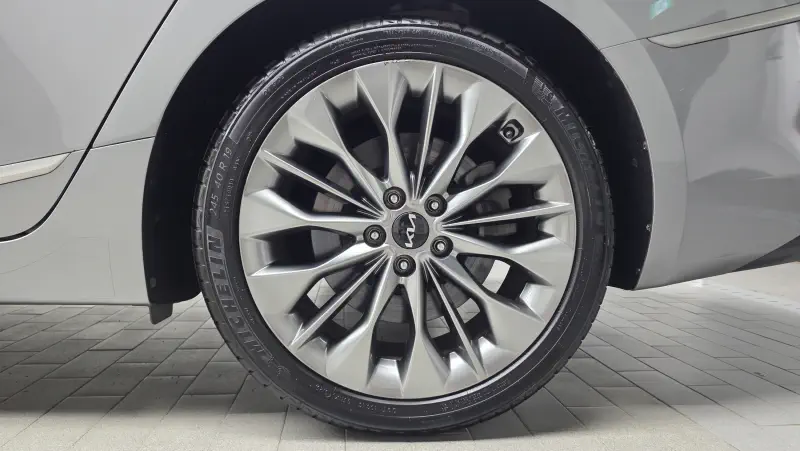 Kia K8
