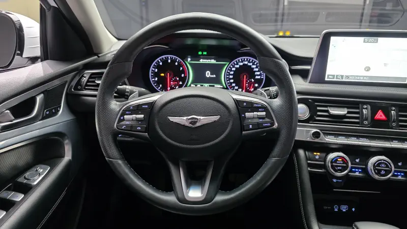 Genesis G70