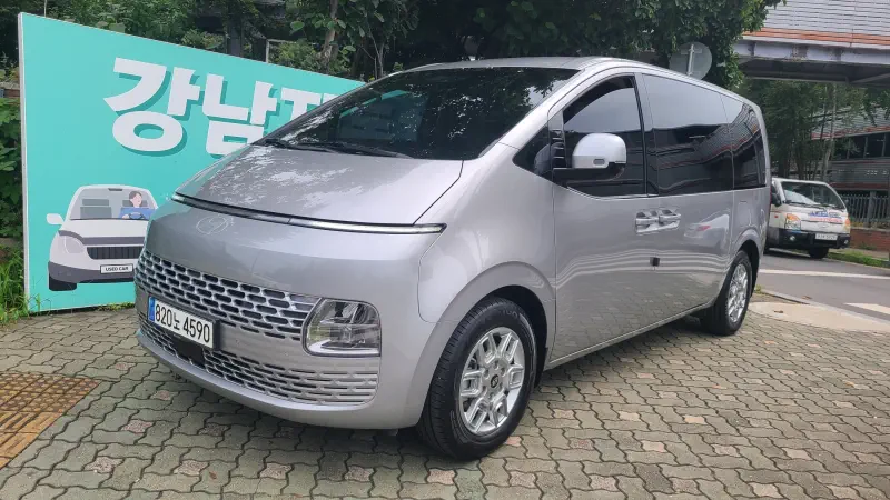 Hyundai Staria