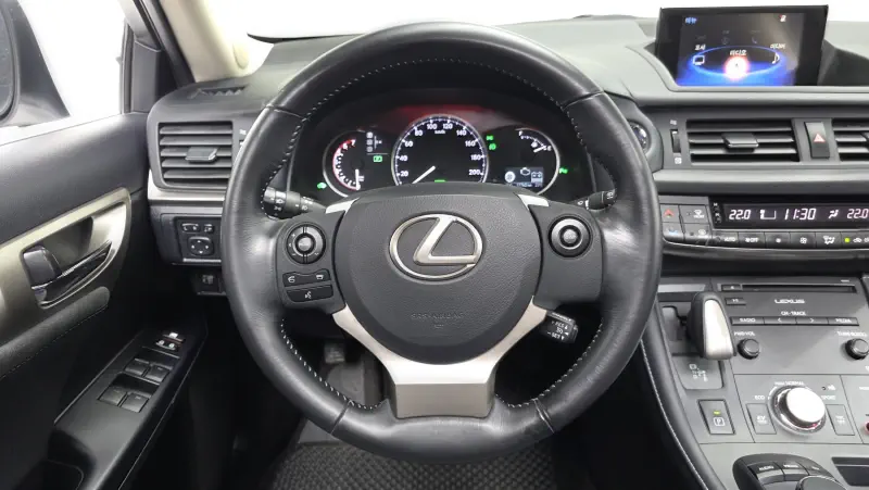 Lexus CT200h
