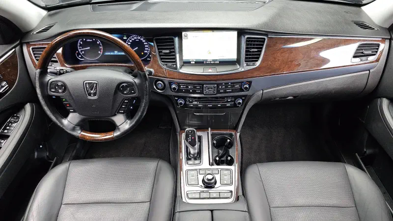 Hyundai Equus