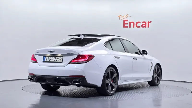 Genesis G70