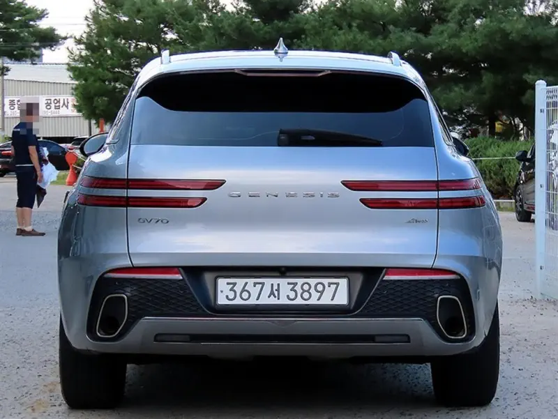 Genesis GV70