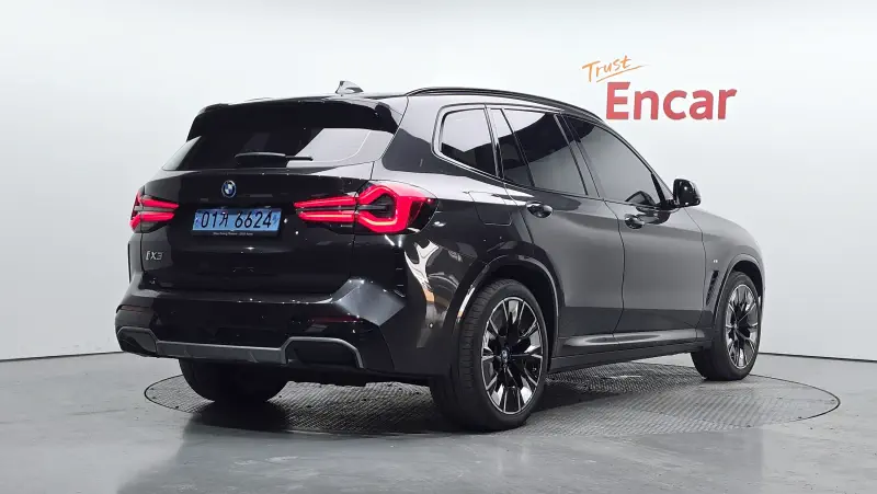 BMW iX3