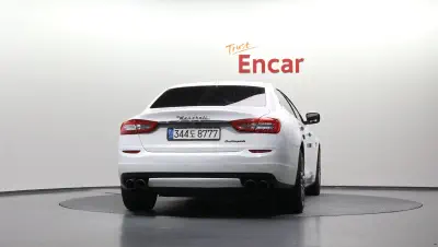 Maserati Quattroporte
