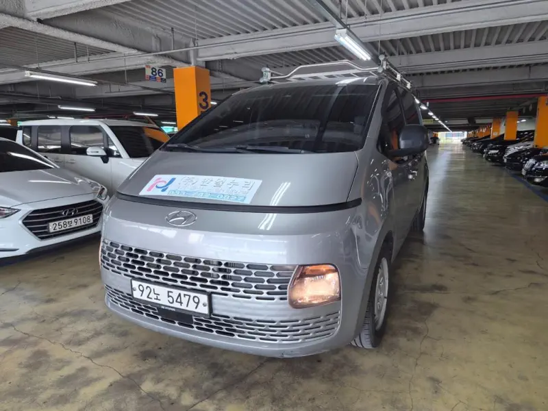 Hyundai Staria
