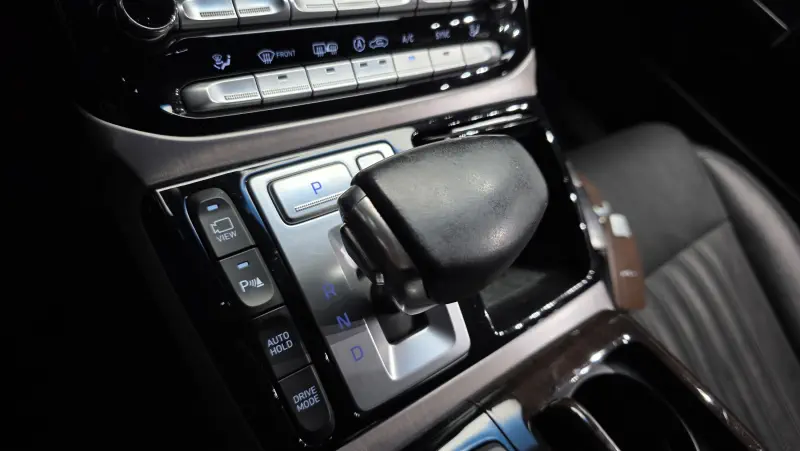 Genesis EQ900