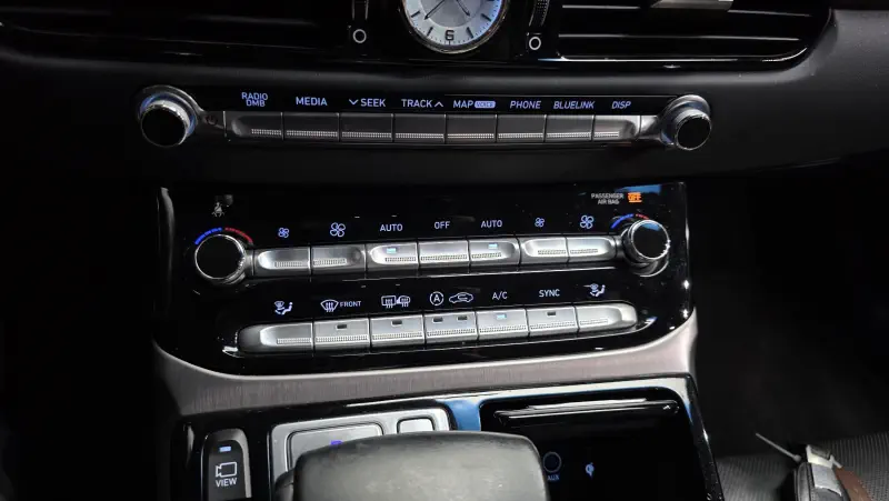 Genesis EQ900