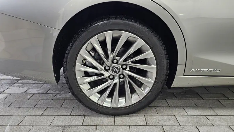 Lexus ES300h