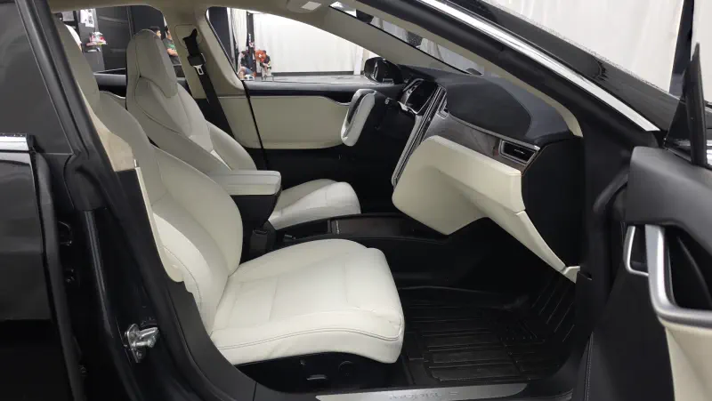 Tesla MODEL S