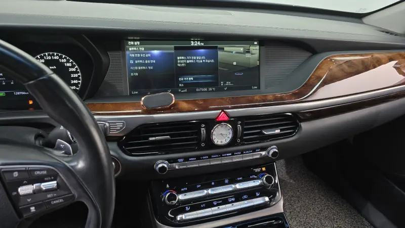 Genesis EQ900