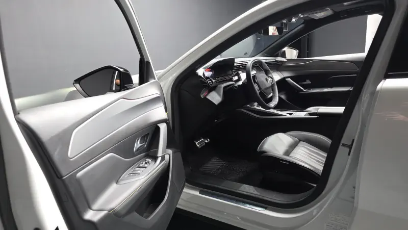 Peugeot 408