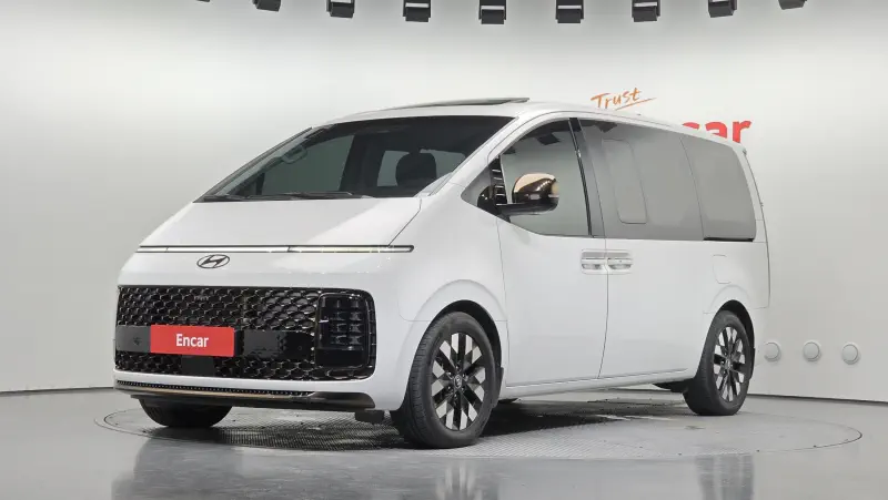 Hyundai Staria