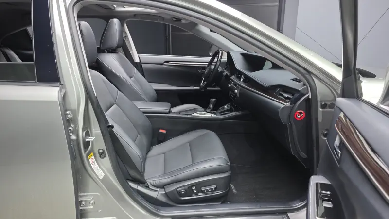 Lexus ES300h