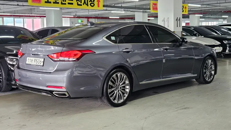 Hyundai Genesis