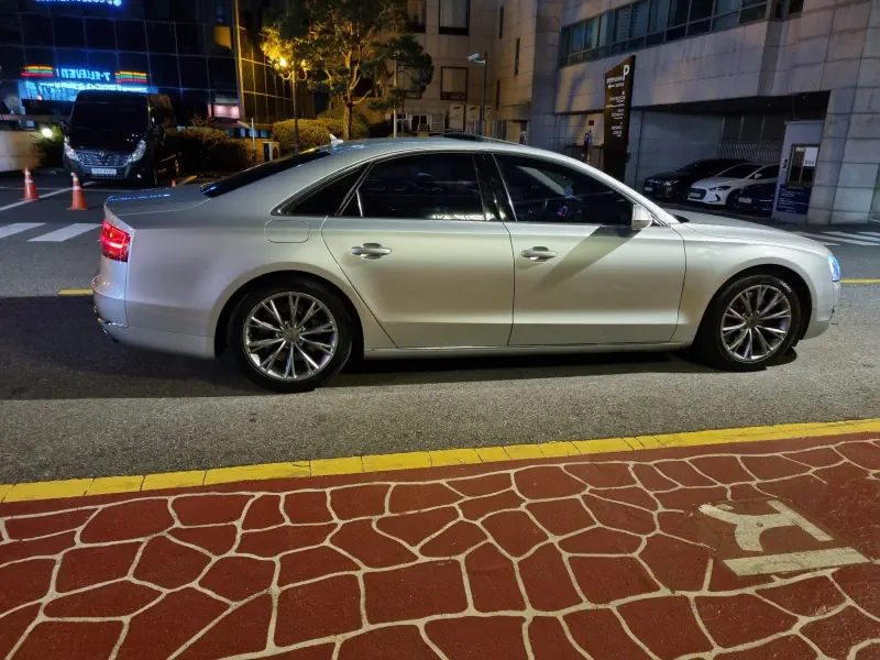Audi A8