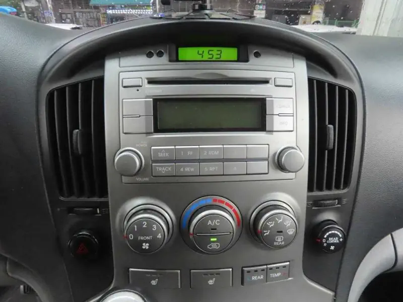 Hyundai Grand Starex