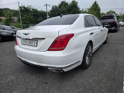 Genesis EQ900