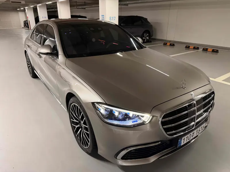 Mercedes-Benz S-Class