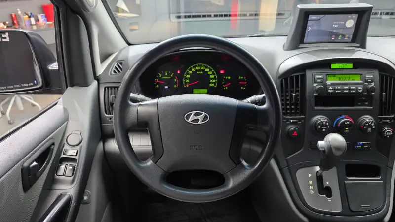 Hyundai Grand Starex