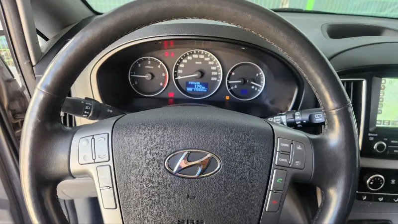 Hyundai Grand Starex