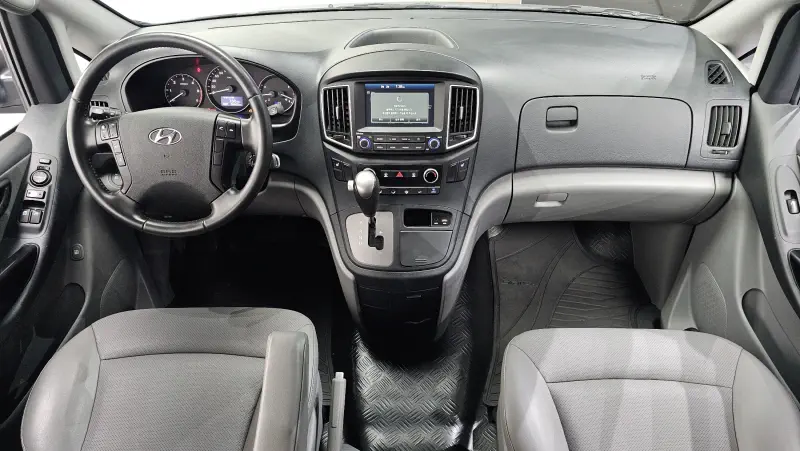 Hyundai Grand Starex