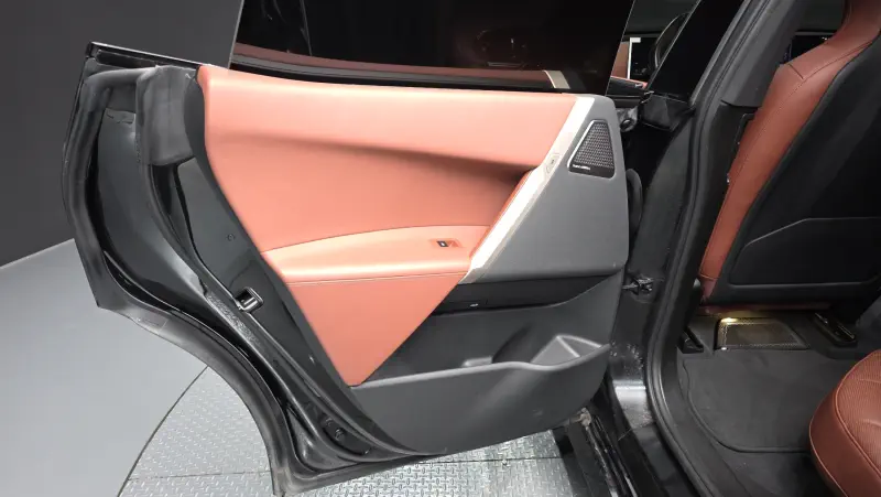 BMW iX