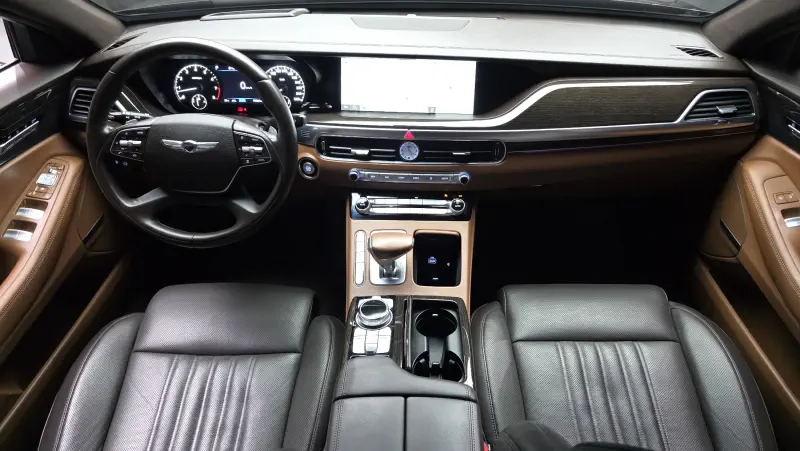 Genesis G90