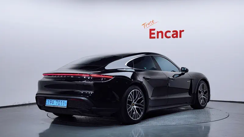 Porsche Taycan