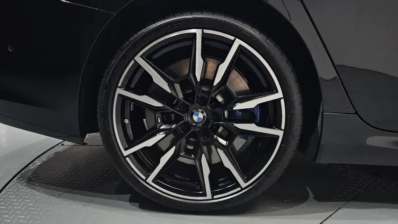 BMW 8-Series