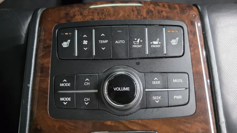 Hyundai Equus