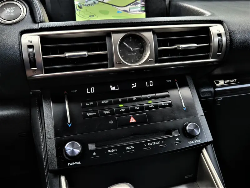 Lexus IS250