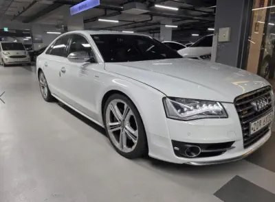 Audi S8