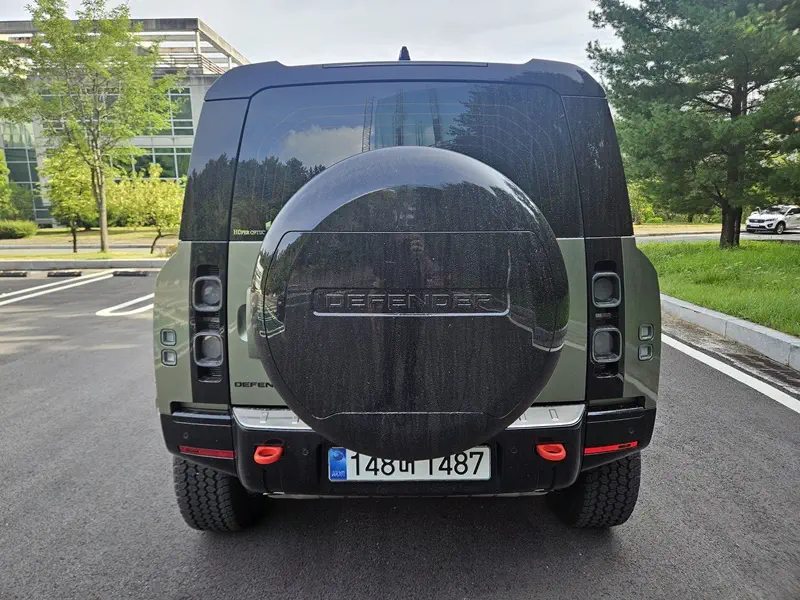 Land Rover Defender