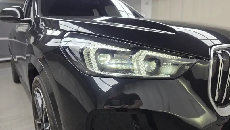 BMW iX1