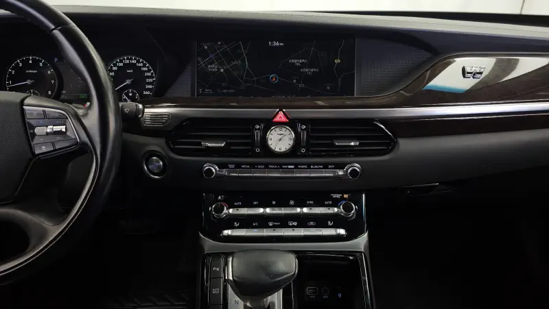 Genesis EQ900