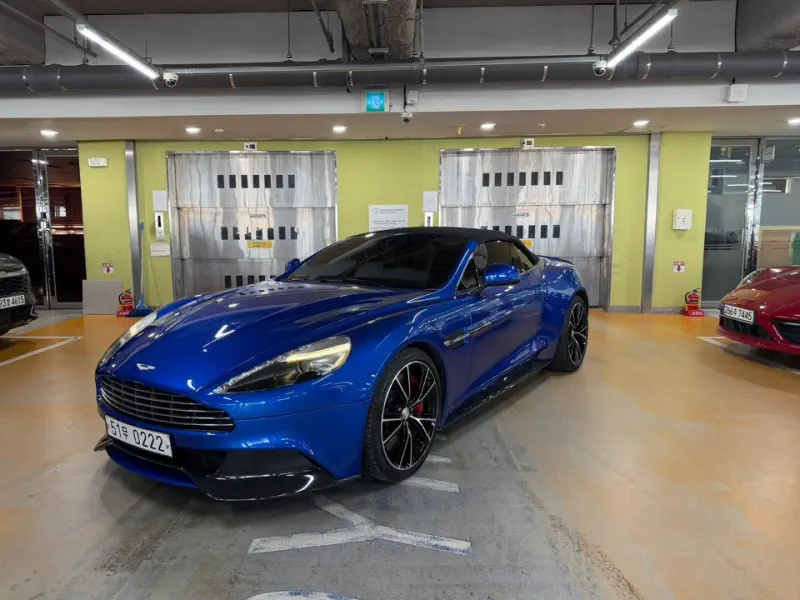 Aston Martin Vanquish