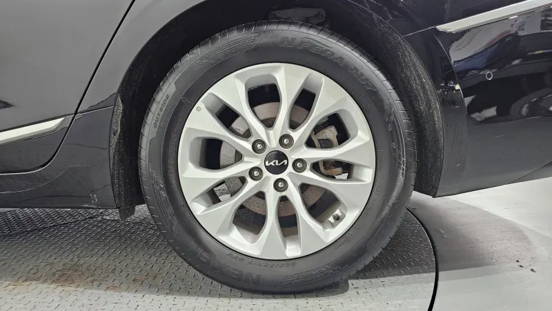 Kia K8